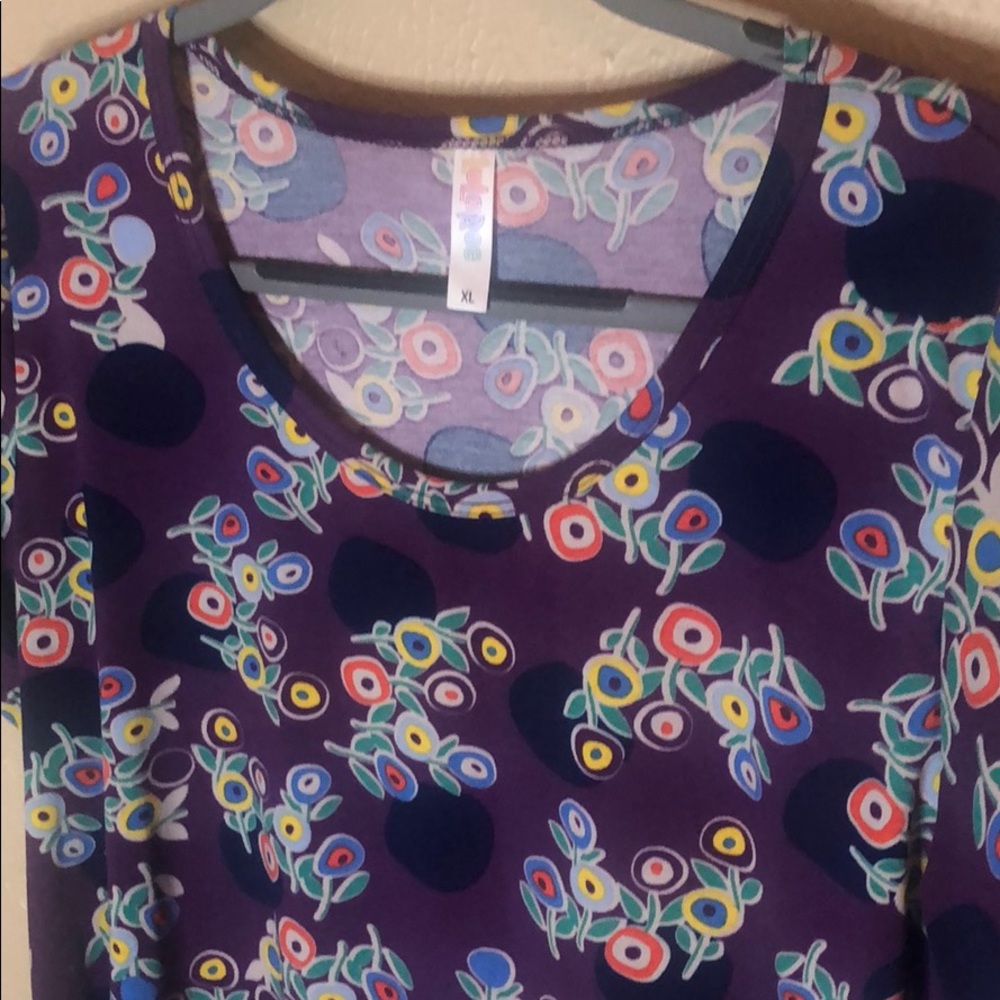 LulaRoe Perfect T - Picture 2 of 4